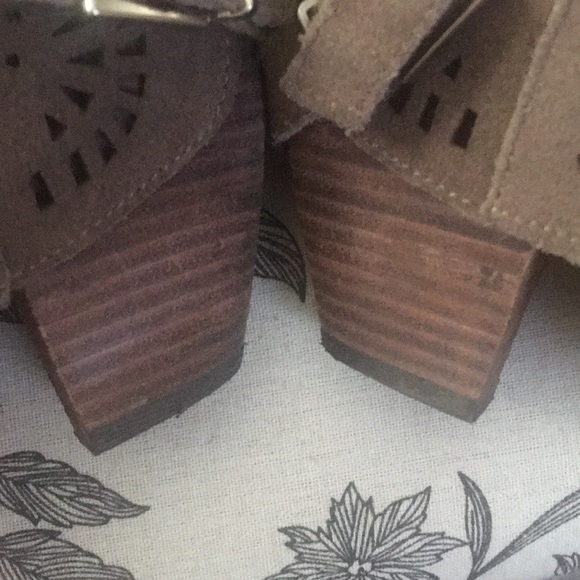 Naughty monkey booties - Picture 6 of 7